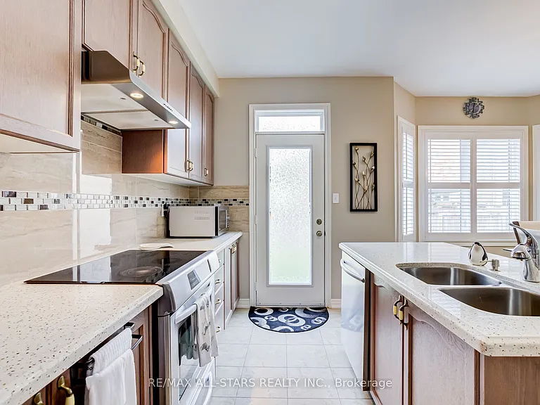 102 Creekland Ave — Photo 15