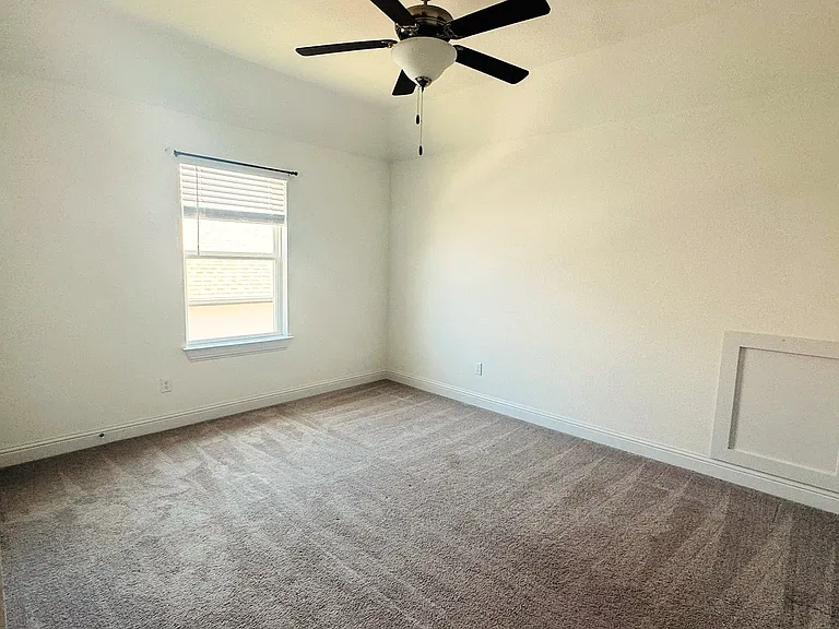 813 Palamos Dr — Photo 23