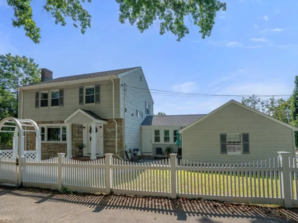 840 Vfw Pkwy, West Roxbury, MA 02132