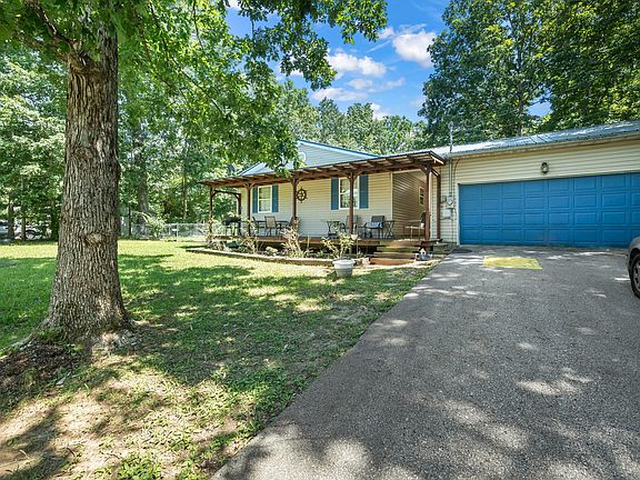 4th image of 484 Sycamore Dr