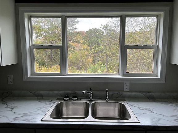 5th image of 3590 White Birch Rd
