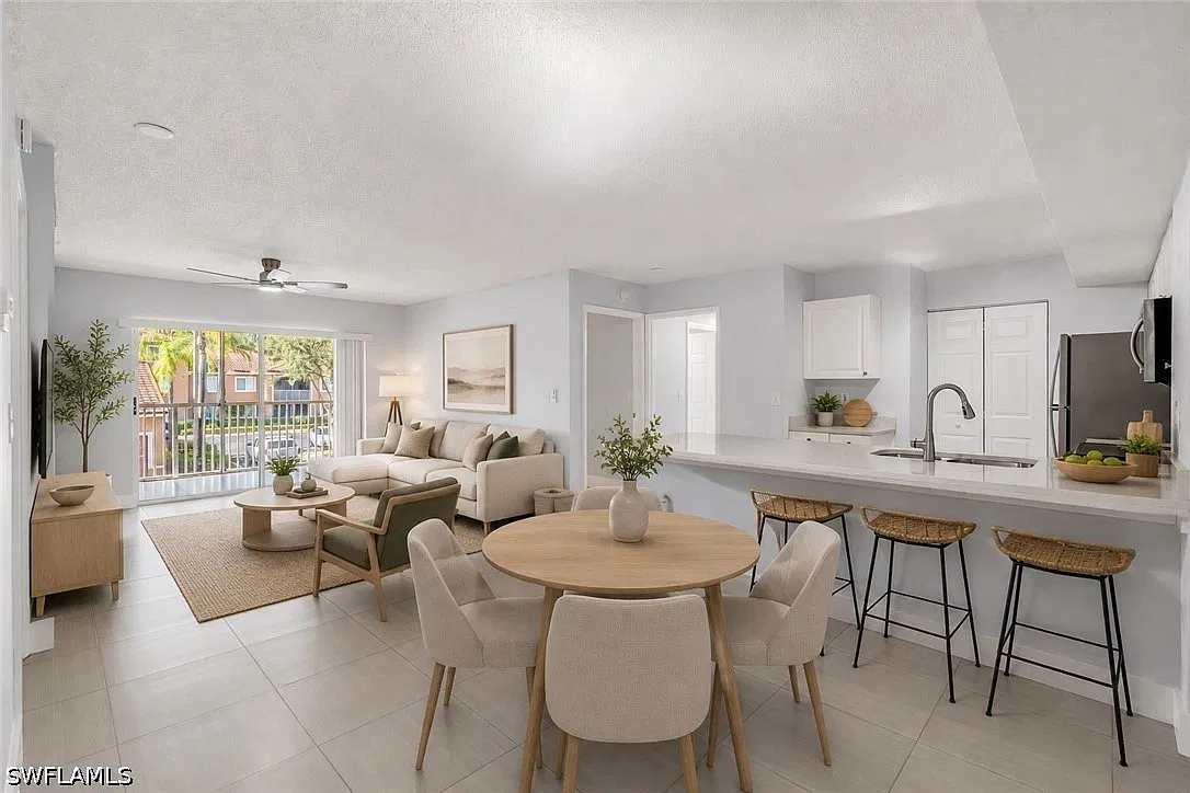 2 bed, 2.0 bath, 1201 sqft, $1,900 — Photo 2