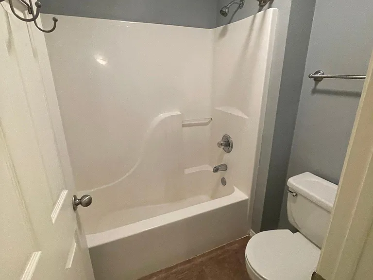 1899 W Stone St #2 — Photo 8