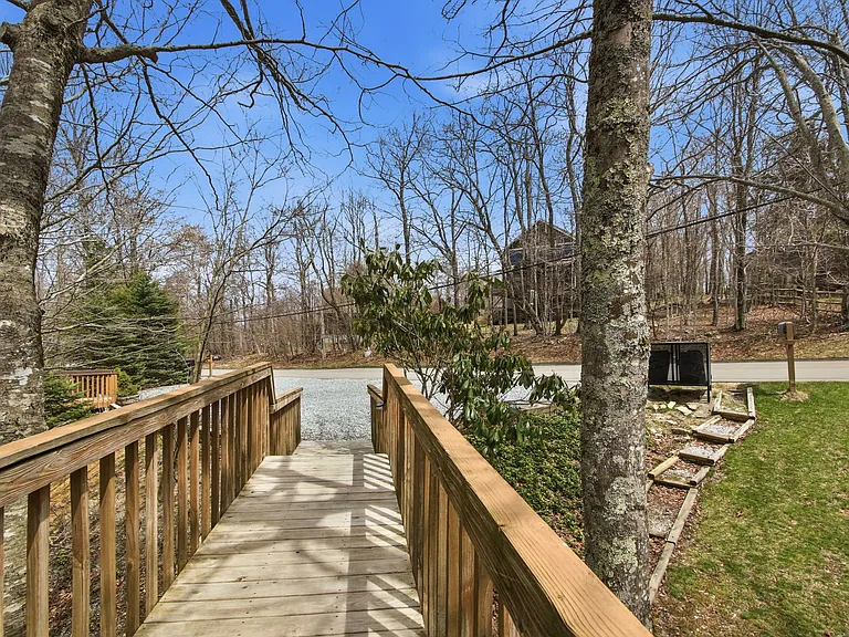 111A Charter Hills Rd — Photo 55