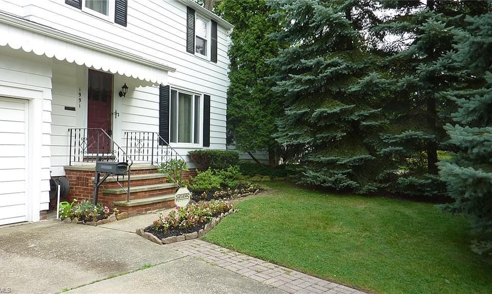 2nd image of 1991 E 226th St