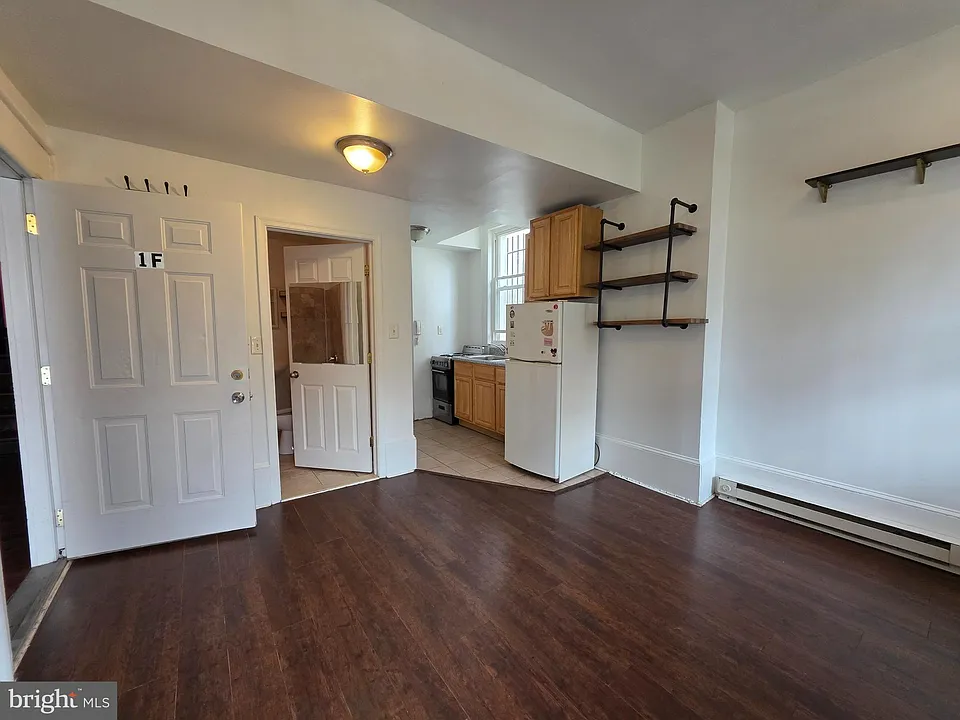 38 N 40th St #1F