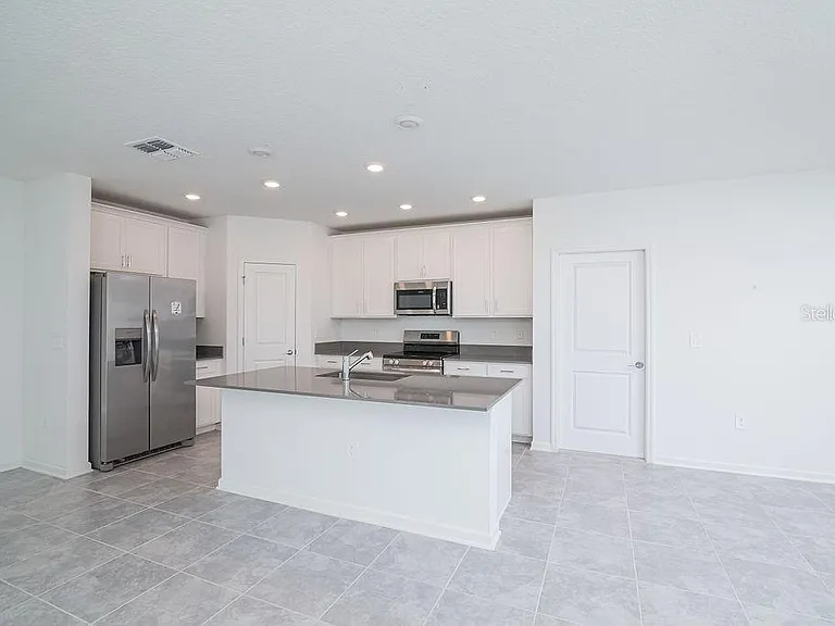 2821 Armstrong Ave — Photo 12