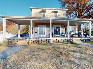 708 N Ash St, Nevada, MO 64772