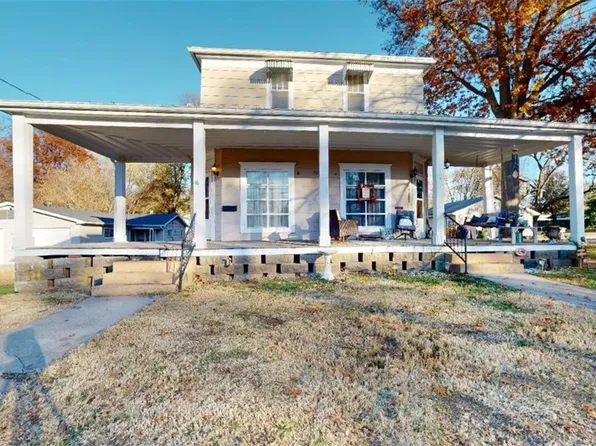 708 N Ash St, Nevada, MO 64772