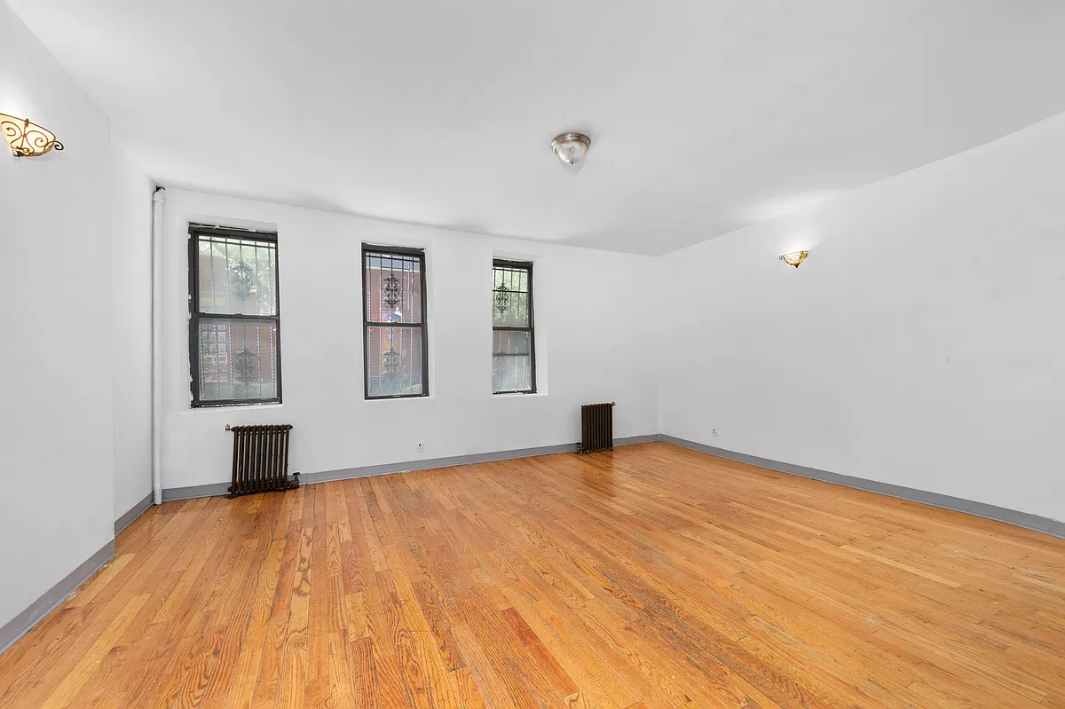 Building Photo - 339 E 104th St #B1