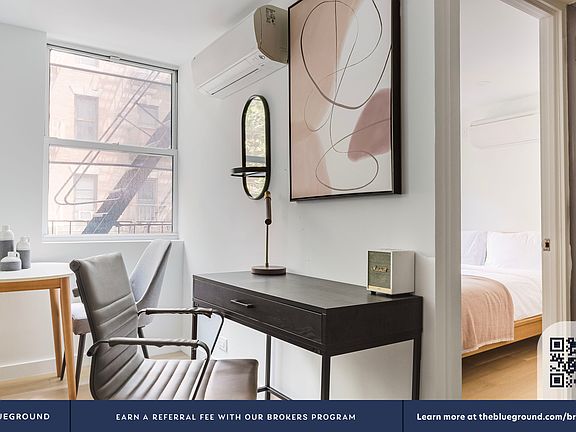 4th image of 184 Prince St APT 2