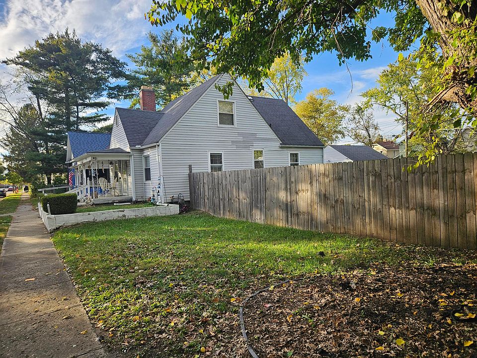 2nd image of 1490 Arlington Ave