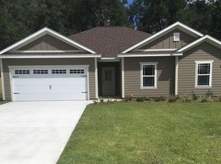 38 Juniper Dr, Crawfordville, FL 32327