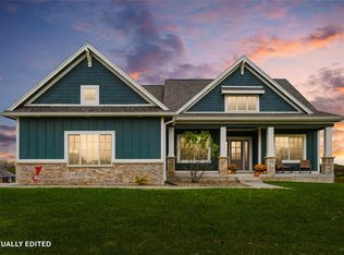 3085 Willow Ln, Pella, IA 50219