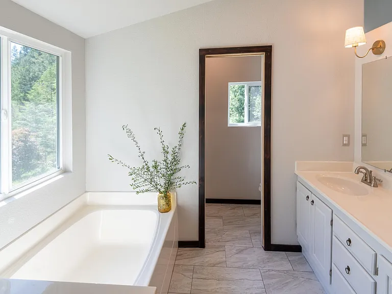 En suite bathroom