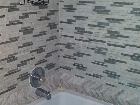 4th image of 2158 N Moody Ave #1