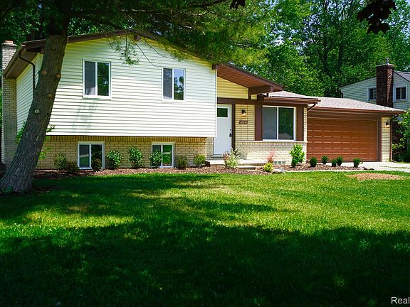 4th image of 48297 Mallard Dr