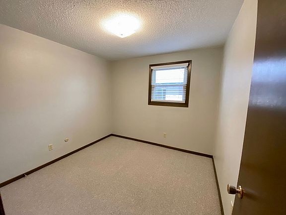 5th image of 221 Cpl Roger Snedden Dr Unit 1
