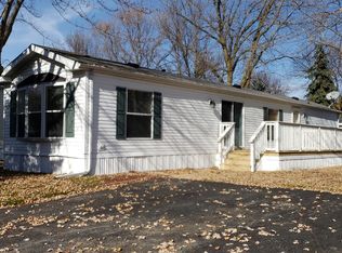 93 Oak Park Dr, Menasha, WI 54952