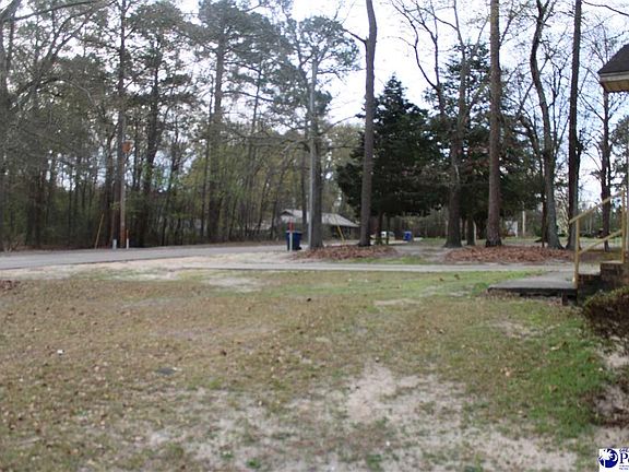 3rd image of 165 Pinestraw Rd