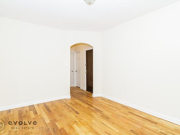 2nd image of 3933 N Janssen Ave #3943S1