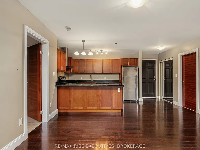 539 Armstrong Rd #516 — Photo 7