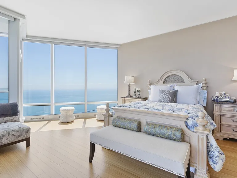 340 E Randolph St #5101 — Photo 14