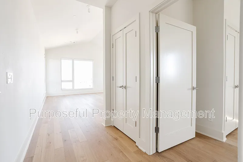 1 bed, 1.0 bath, 637 sqft, $1,375 — Photo 3