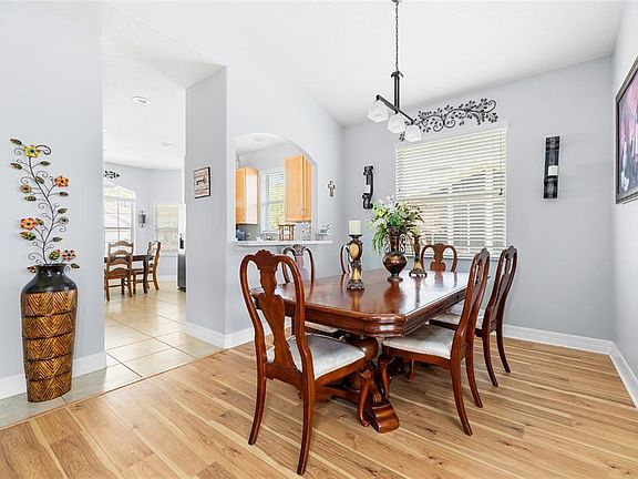 5th image of 69 Raintree Cir