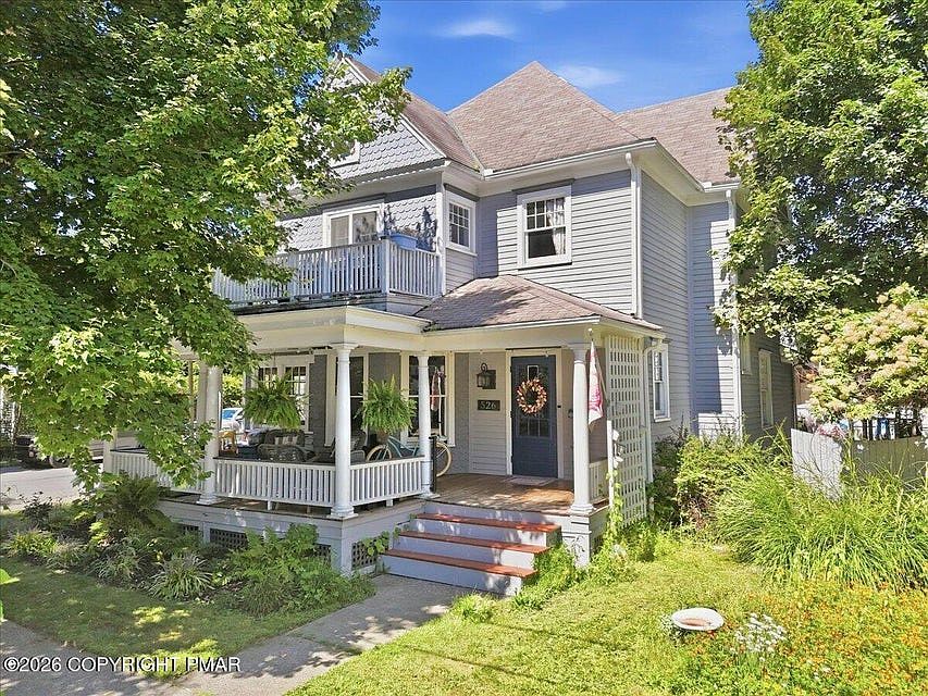 1st image of 526 Scott St