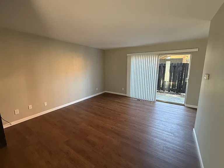 933 W Main St #933 — Photo 8