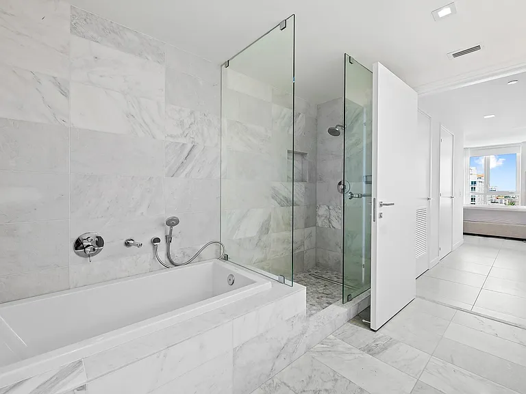 401 N Birch Rd #1003 — Photo 13