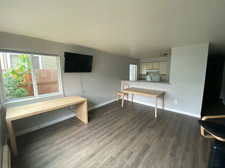 Caprice Apartments — Photo 7