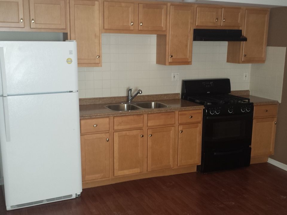 1st image of 2494 Saint Johns Ave