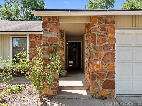 4th image of 1264 E 139th Pl