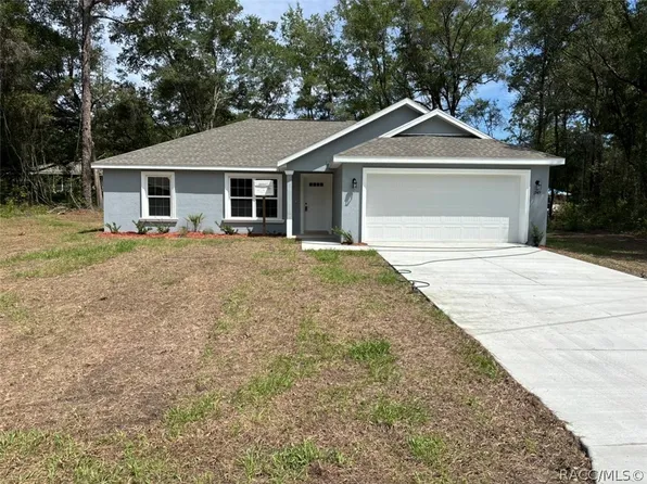 1749 W Lorraine Dr, Citrus Springs, FL 34434
