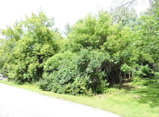 Swallow Banks Ln, Oshkosh, WI 54904