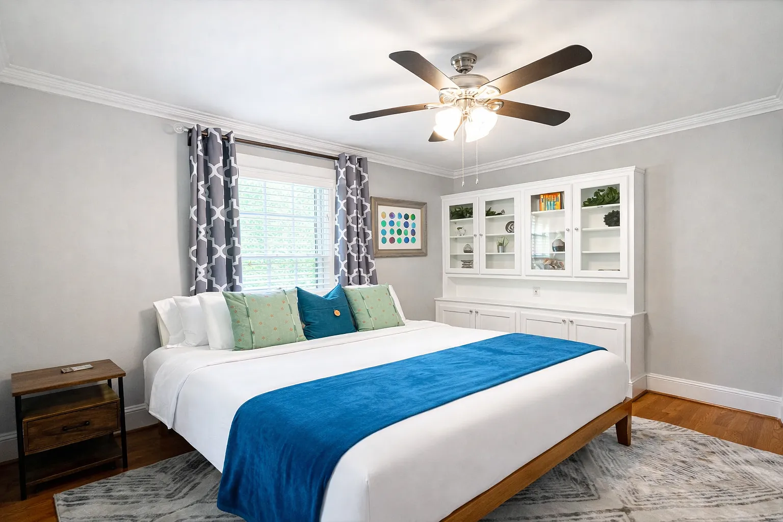 2 bed, 1141 sqft, $4,500 — Photo 3