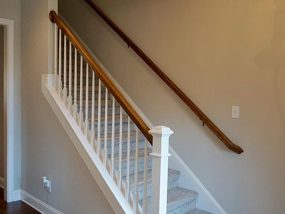 5th image of 8005 Beaver Hill Ln