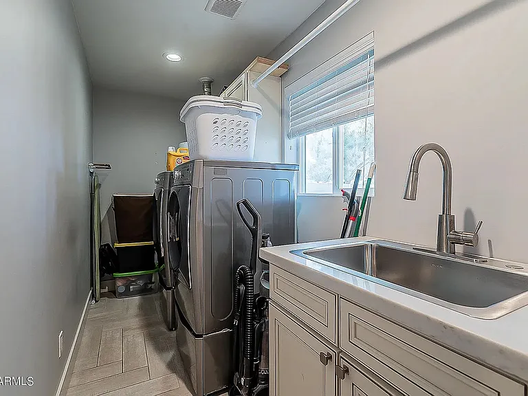 2318 N 37th Way — Photo 22