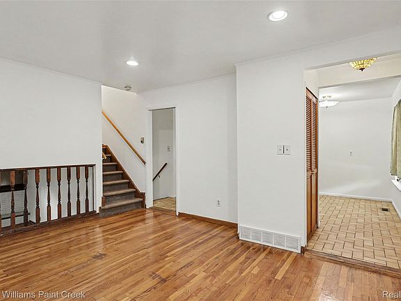 4th image of 2918 Saratoga Dr