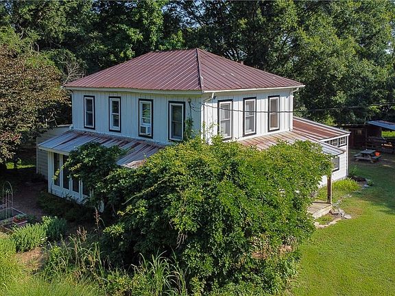 3rd image of 48 Forest Acres