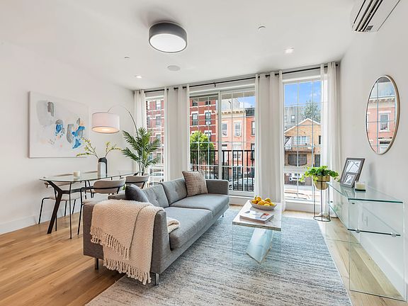4th image of 289 Kosciuszko St #4
