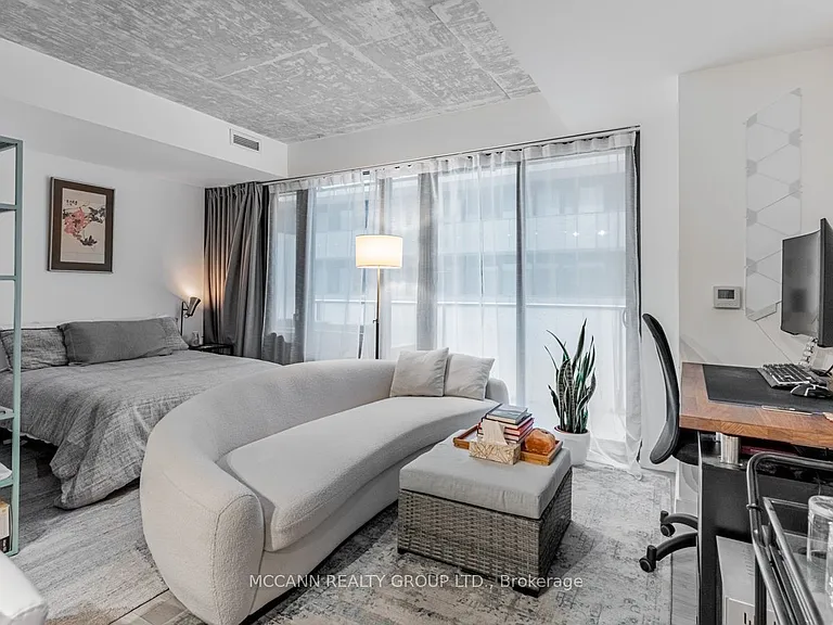 161 Roehampton Ave #332 — Photo 12