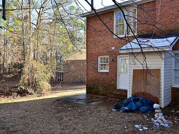 5th image of 121 Manorwood Ct APT D