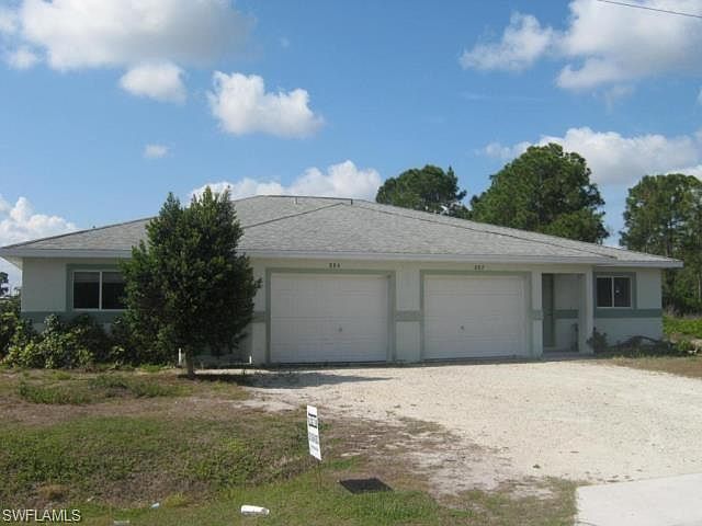 1st image of 882 Duplex St E