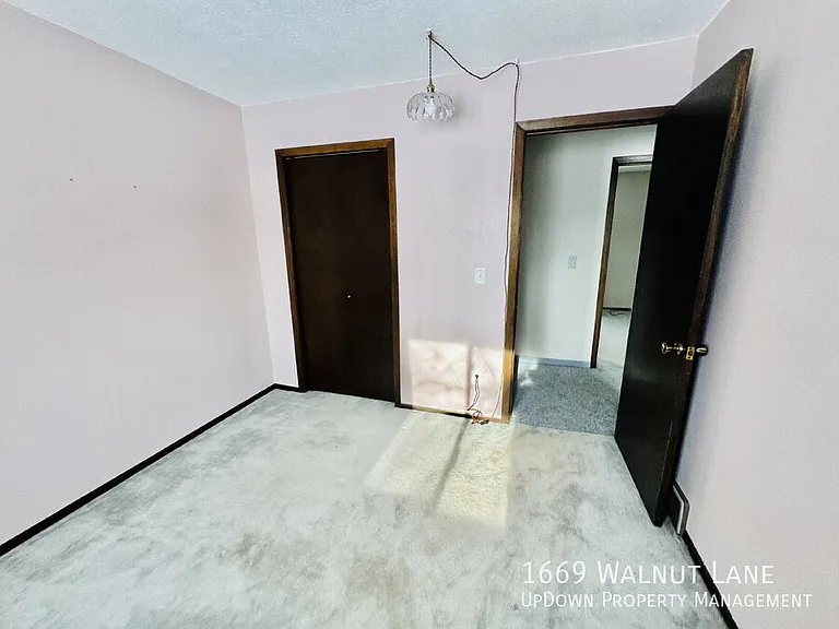 1669 Walnut Ln — Photo 14