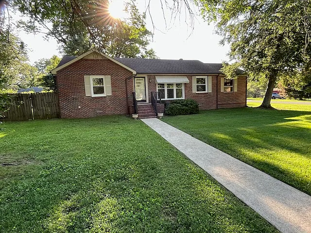 2 bed, 1.5 bath, 1468 sqft, $1,700 — Photo 3