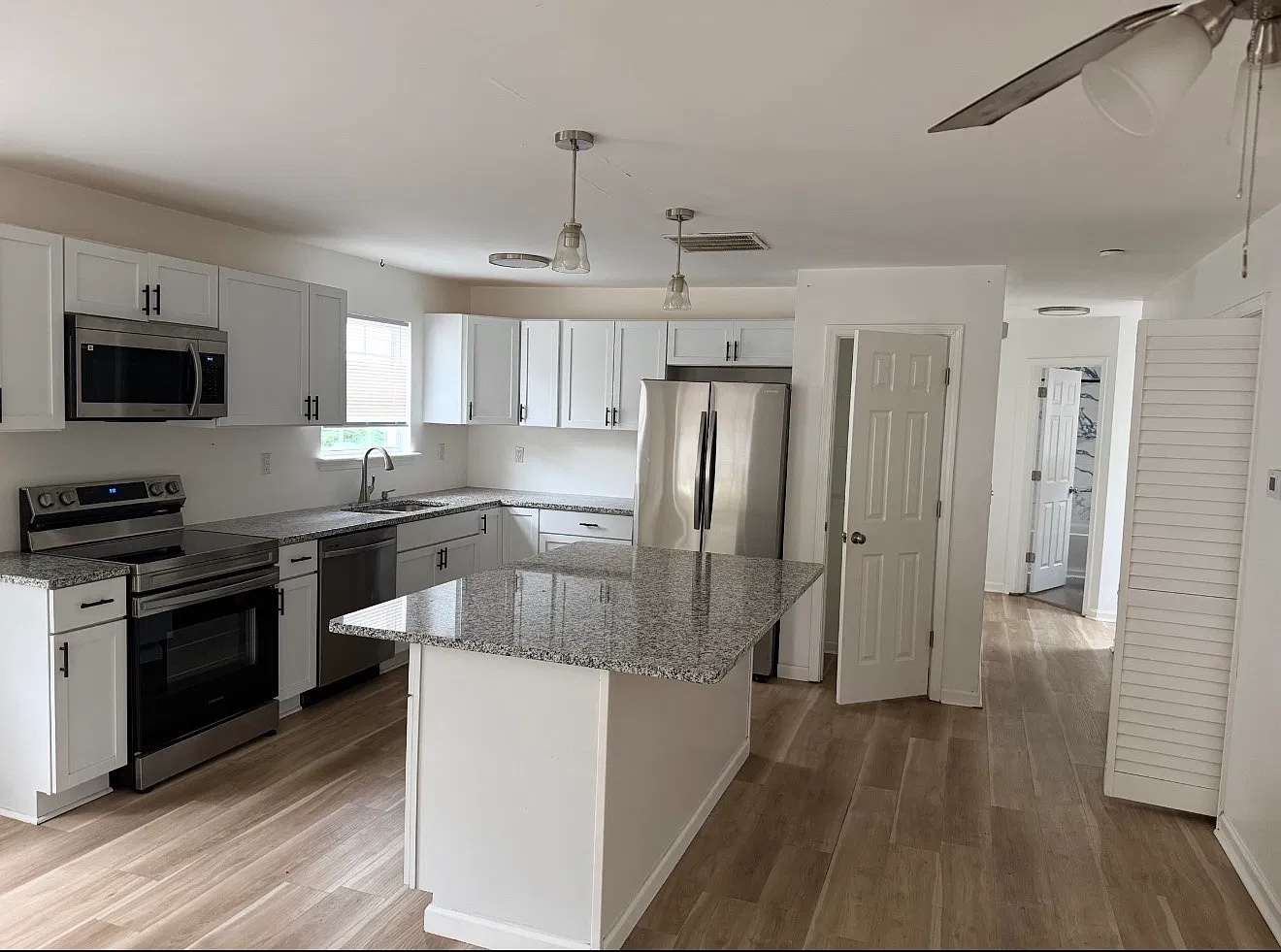 5 bed, 1520 sqft, $2,000 — Photo 3
