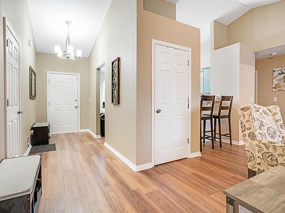 2nd image of 2792 Ohunter Ave